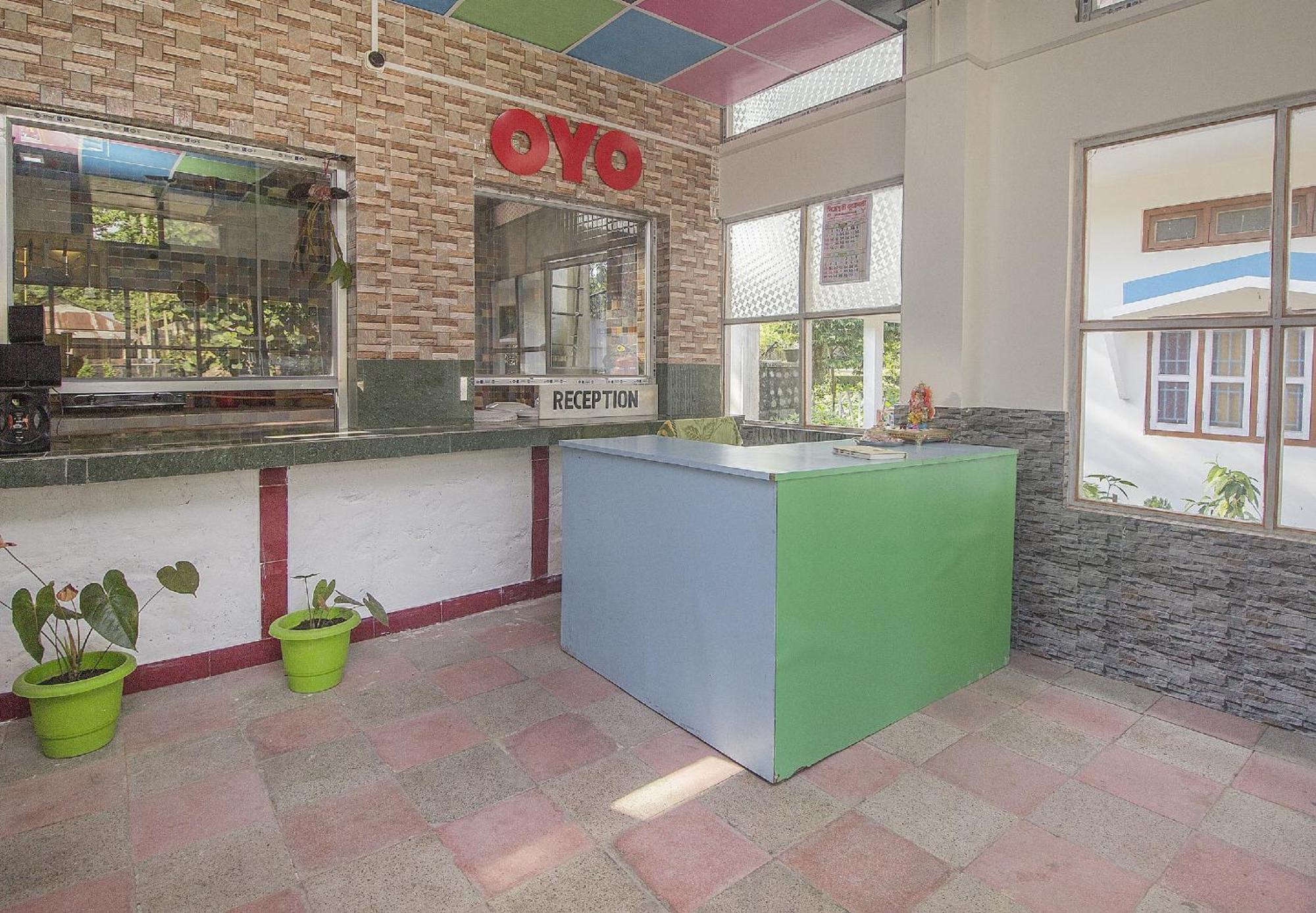 Oyo 60869 サンダーナ ホームステイ Rajabhat Khawa エクステリア 写真